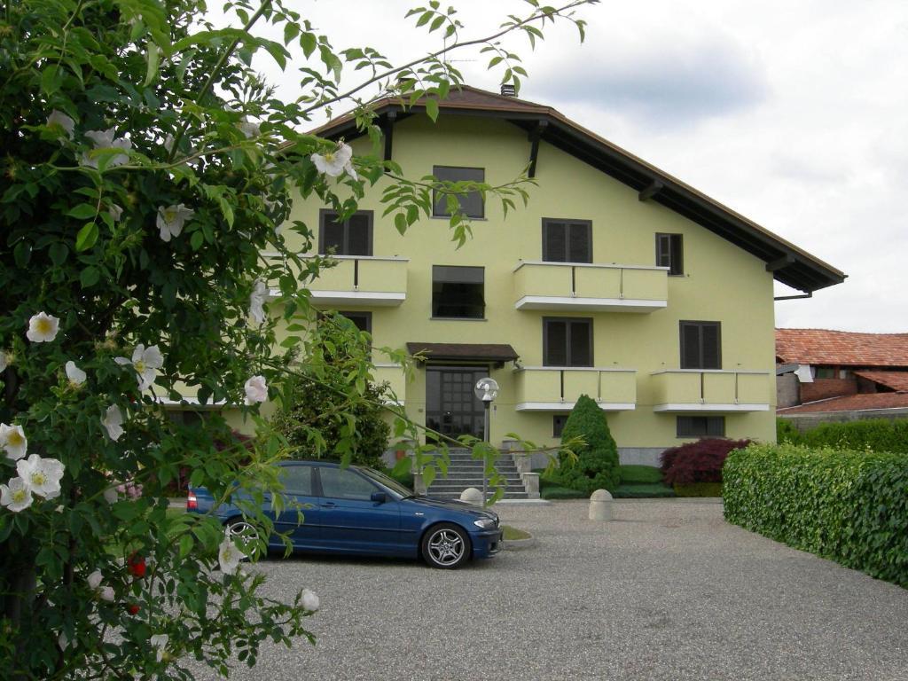 Albergo Residence Isotta Veruno Екстериор снимка