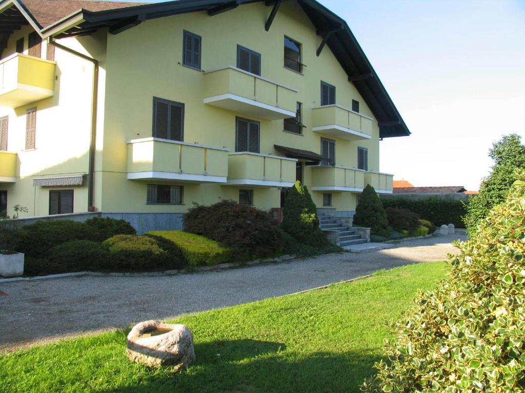 Albergo Residence Isotta Veruno Екстериор снимка
