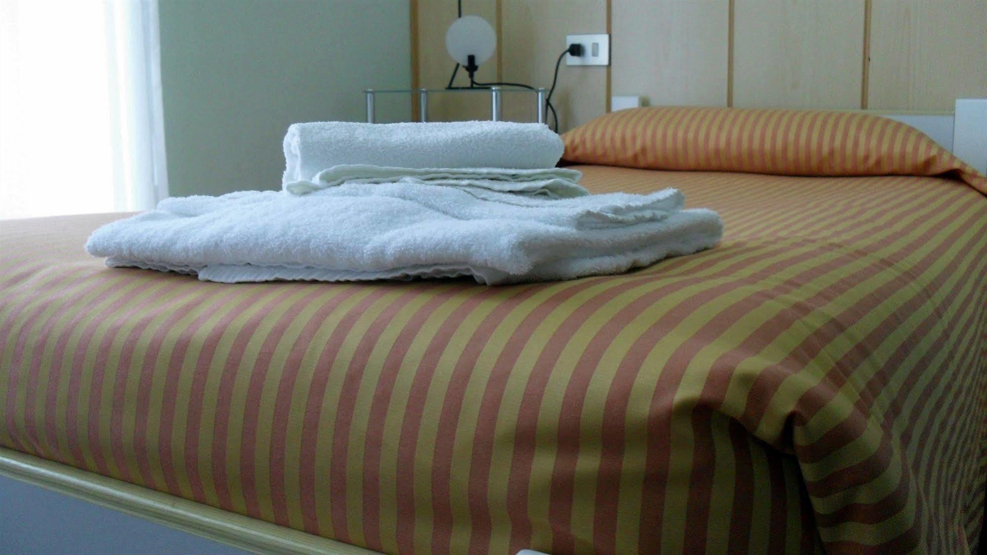 Albergo Residence Isotta Veruno Екстериор снимка